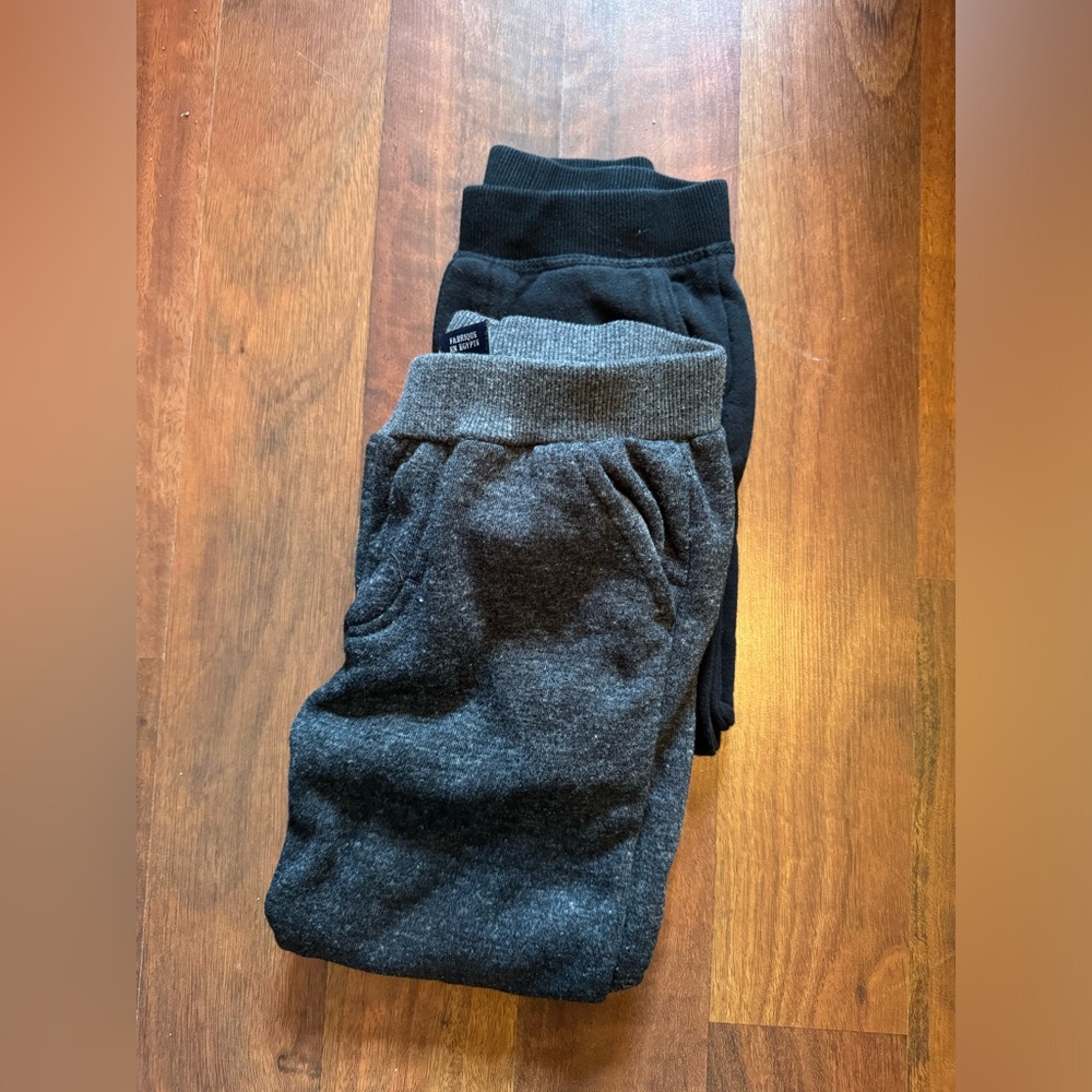Set of Toddler Boy Sweatpants - 4T